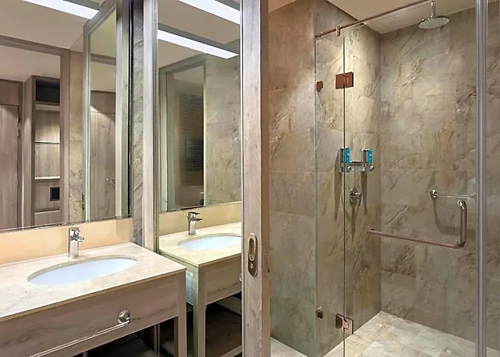 Hotel Aloft By Marriott Thamel 5*